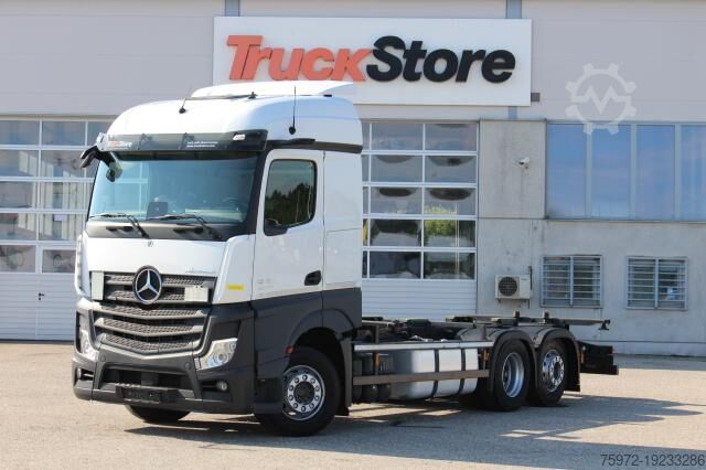 Samochód z wymienną zabudową Mercedes-Benz Actros 2545 BDF