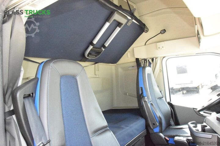 Standard tractor unit VOLVO FH 460 Globetrotter XL i-Save