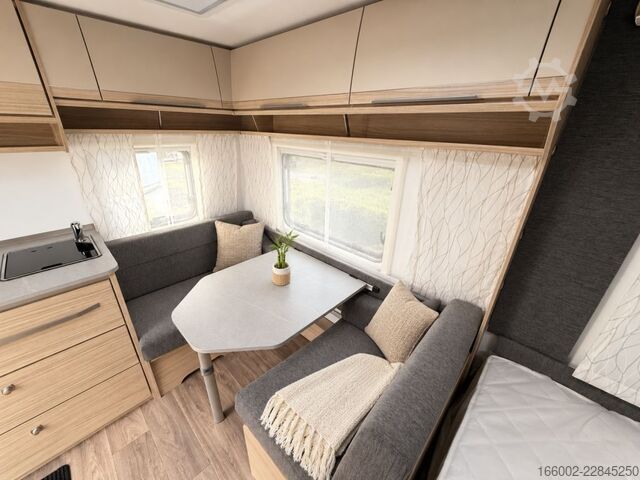 Caravan FENDT Bianco Activ 390 FHS 1.700 kg Lichtpaket