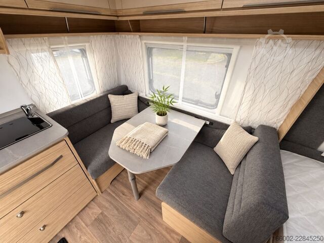 Caravan FENDT Bianco Activ 390 FHS 1.700 kg Lichtpaket