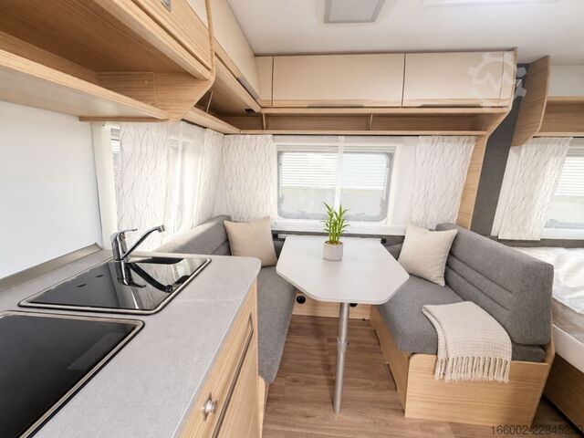 Caravan FENDT Bianco Activ 390 FHS 1.700 kg Lichtpaket