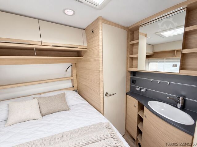 Caravan FENDT Bianco Activ 390 FHS 1.700 kg Lichtpaket