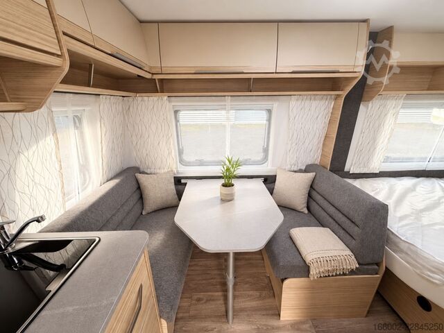 Caravan FENDT Bianco Activ 390 FHS 1.700 kg Lichtpaket