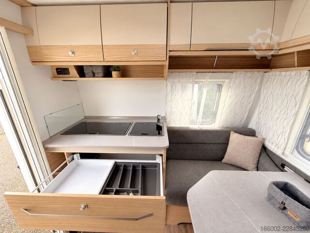 Caravan FENDT Bianco Activ 390 FHS 1.700 kg Lichtpaket