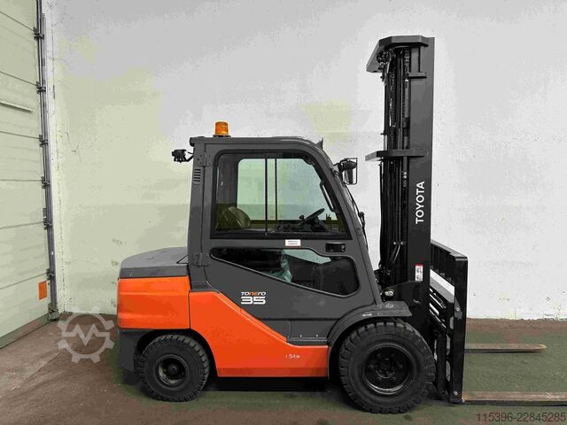 Diesel Forklift Toyota 52-8FDJF35 - TRIPLEX - NEUWERTIG !!!