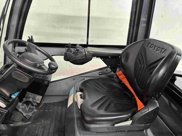 Diesel Forklift Toyota 52-8FDJF35 - TRIPLEX - NEUWERTIG !!!