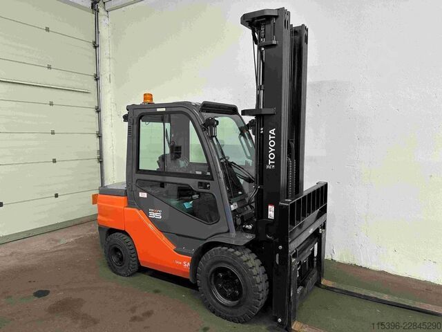 Diesel Forklift Toyota 52-8FDJF35 - TRIPLEX - NEUWERTIG !!!
