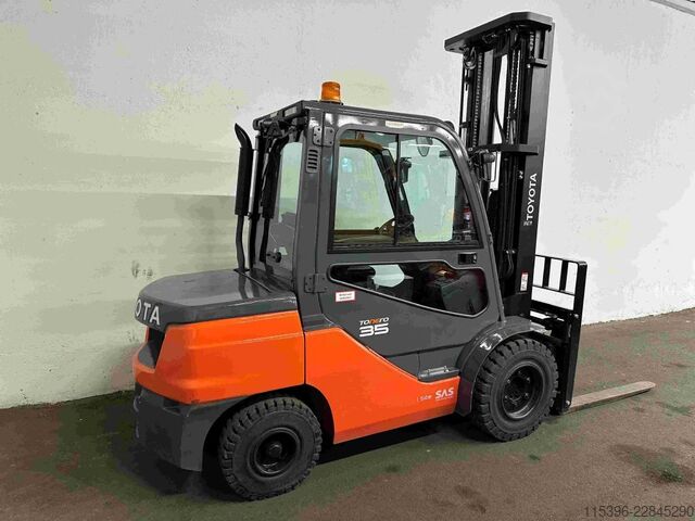 Diesel Forklift Toyota 52-8FDJF35 - TRIPLEX - NEUWERTIG !!!