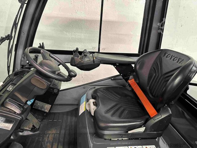 Diesel Forklift Toyota 52-8FDJF35 - TRIPLEX - NEUWERTIG !!!