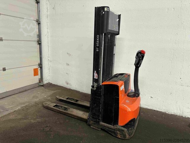 High Lift stacker BT SWE 100