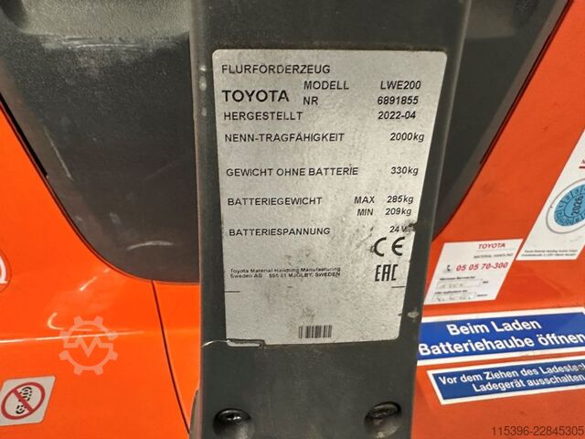 Electric Pallet Truck Toyota LWE 200