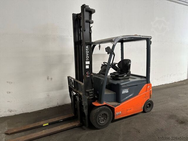 Electric 4-wheel forklift Toyota 8FBMKT25