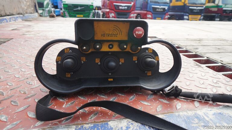 Vrachtwagen met kraan Volvo FM 450 8X4 FLATBED WITH GORMACH 3400E6 CRANE