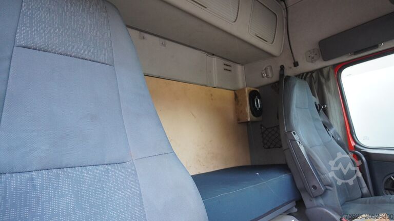 Vrachtwagen met kraan Volvo FM 450 8X4 FLATBED WITH GORMACH 3400E6 CRANE