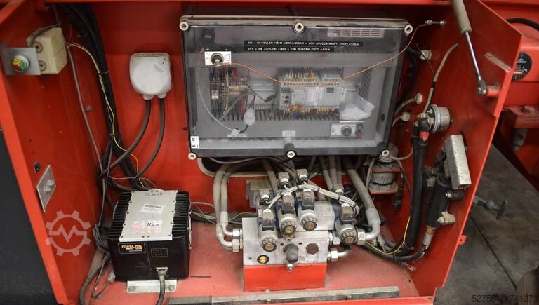 Podnośnik nożycowy Holland Lift Combistar B165EL25