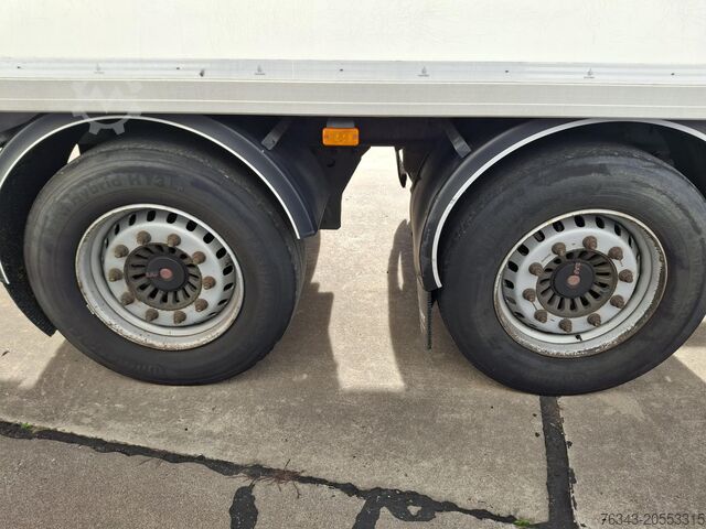 Dobozos utánfutó GROSSE EQUIPEMENT REMORQUE FOURGON 2 ESSIEUX