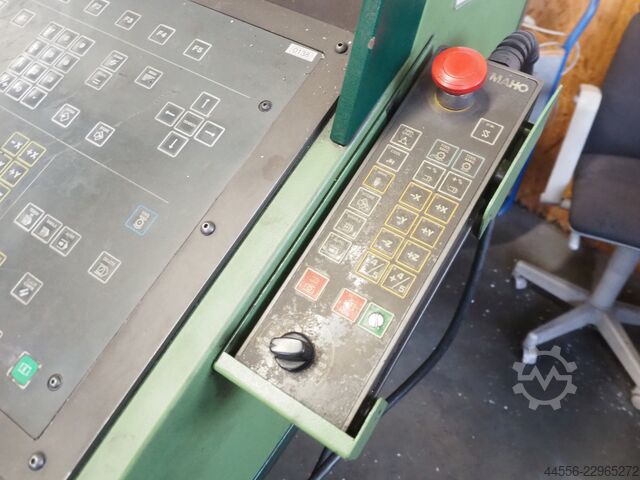 CNC univerzalna glodalica Maho MH700 C