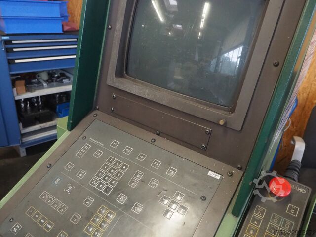 CNC univerzalna glodalica Maho MH700 C