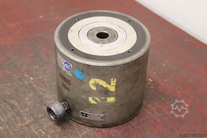 Kurzhub-Schwerlastzylinder 20 t Lukas FH HP20/T180