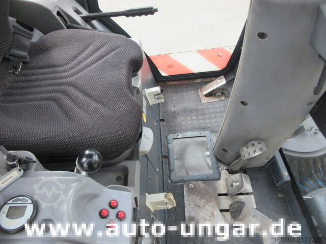 Spazzatrice stradale Hako Citymaster CM1250 Kehrmaschine 4x4  Knic