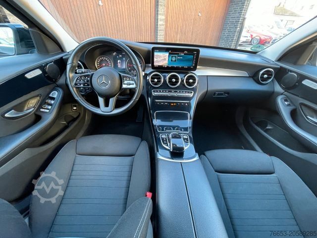 Miniautocarro MERCEDES-BENZ C 200d 110kw Kombi*Automatik*LED*Navi*Kamera