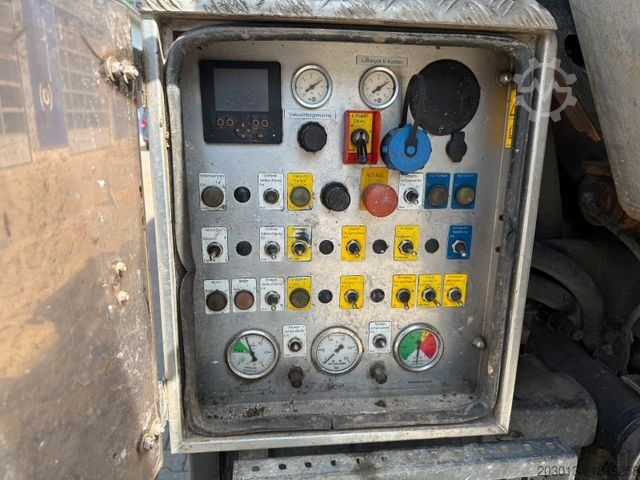 Vakuumtankbil MERCEDES-BENZ 2643 6x2 Kanalreiniger Kombi MÜLLER