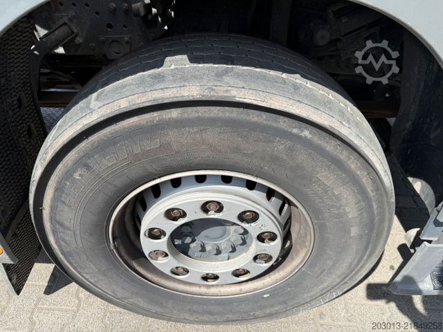 Vakuumtankbil MERCEDES-BENZ 2643 6x2 Kanalreiniger Kombi MÜLLER