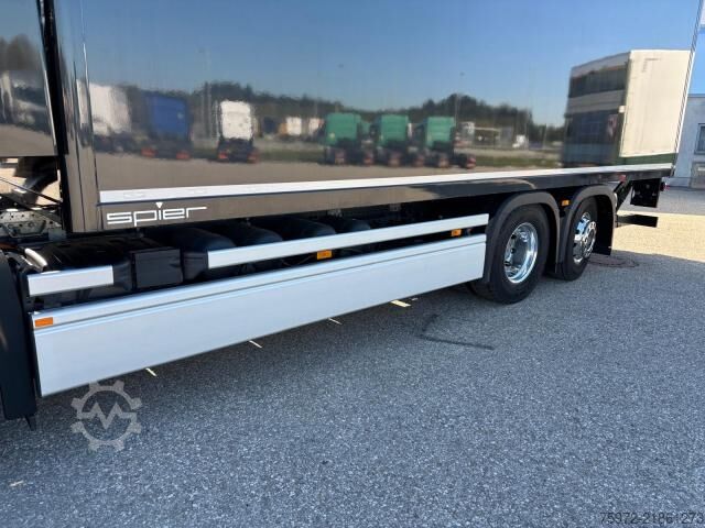 Φορτηγό κουτί (κουρμπαριστό)  eActros 400 L