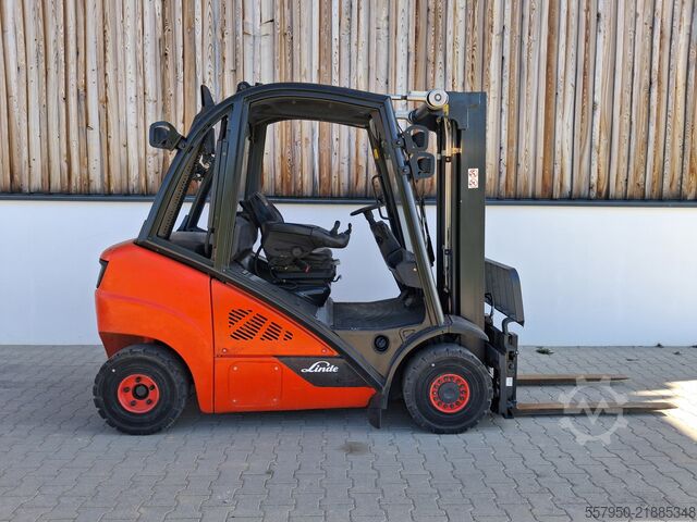 Gaffeltruck Linde H 25 Diesel Triplex Zinkenverstellgerät