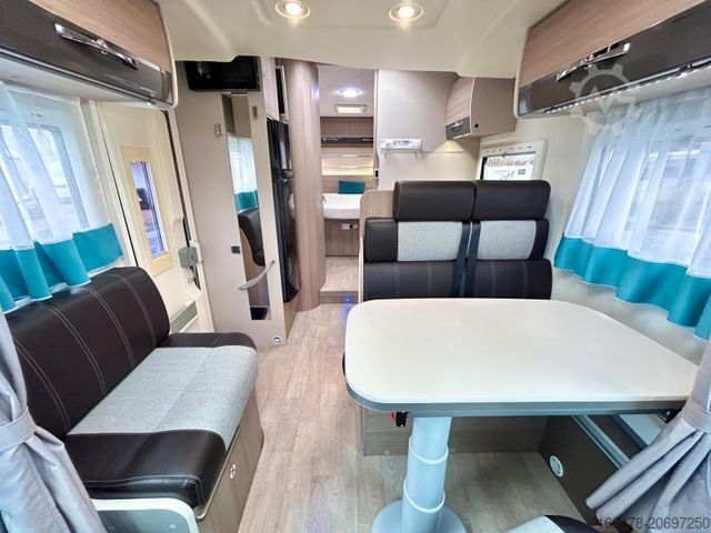 Semi-integrated camper CHAUSSON Flash 718 XLB *Queensbett-Hubbett*