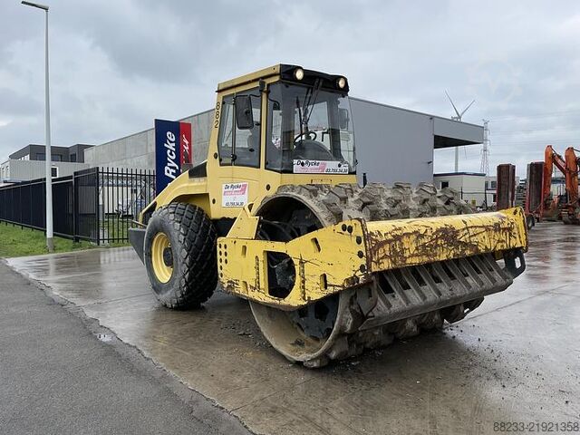 Pojedynczy walec bębnowy Bomag BW213DH-4