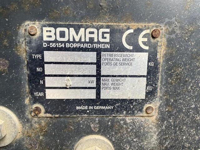 Pojedynczy walec bębnowy Bomag BW213DH-4