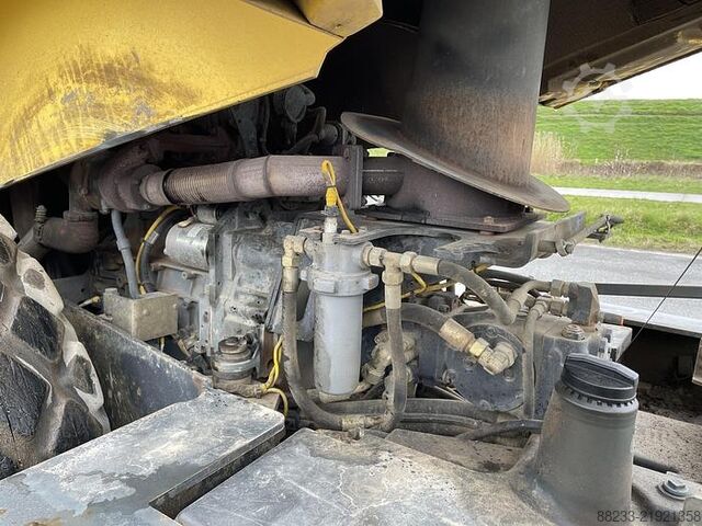 Pojedynczy walec bębnowy Bomag BW213DH-4