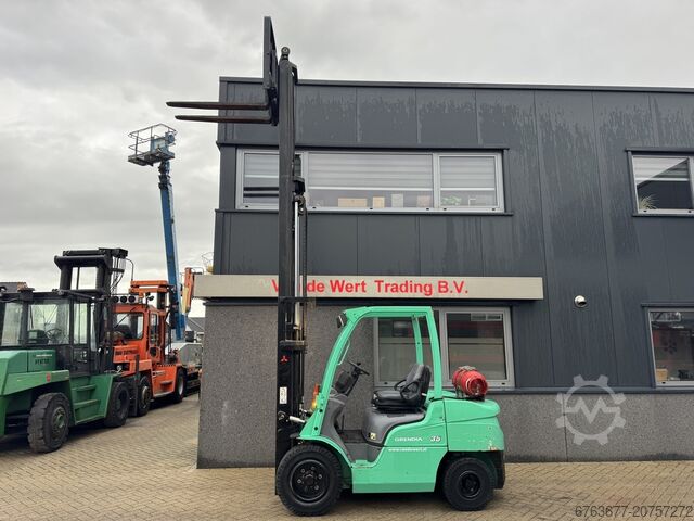 Mitsubishi FG35N Triplex 475 Freelift / Sideshift LPG 2010 MITSUBISHI FG35N Triplo 475 Freelift / Sideshift LPG 2010