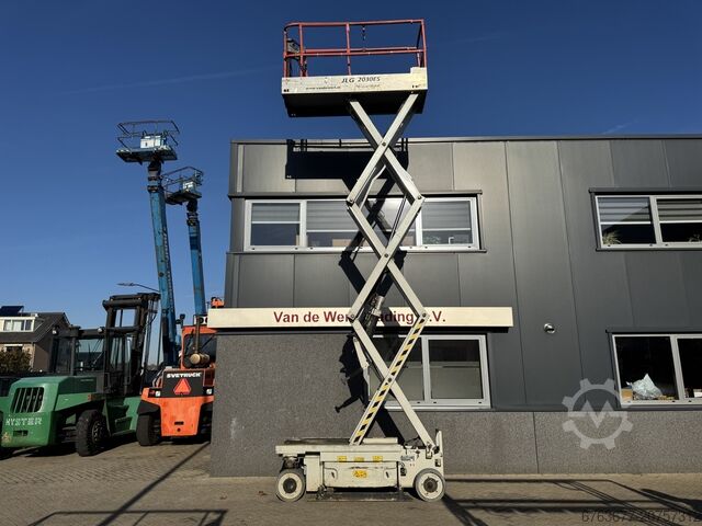 JLG 2030ES Scherenarbeitsbühne / Scherenbühne, 8 Meter Arbeitshöhe, Baujahr 2014, elektrisch JLG 2030ES Schaarhoogwerker / Scissor lift 8Meter Werkhoogte 2014 Elektrisch