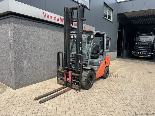 Forklift Toyota 02-8FDF30 Duplo 450, side shift / fork positioner, diesel, 2012 TOYOTA 02-8 FDF 30