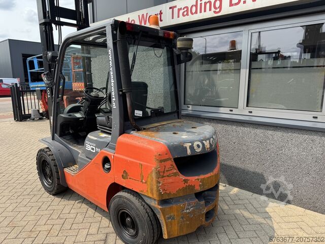 Forklift Toyota 02-8FDF30 Duplo 450, side shift / fork positioner, diesel, 2012 TOYOTA 02-8 FDF 30