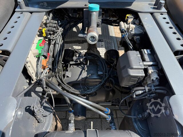 Standaard trekker SCANIA 450 XT 4x4 Euro 6 SZM Kipphydraulik Blatt / Luft
