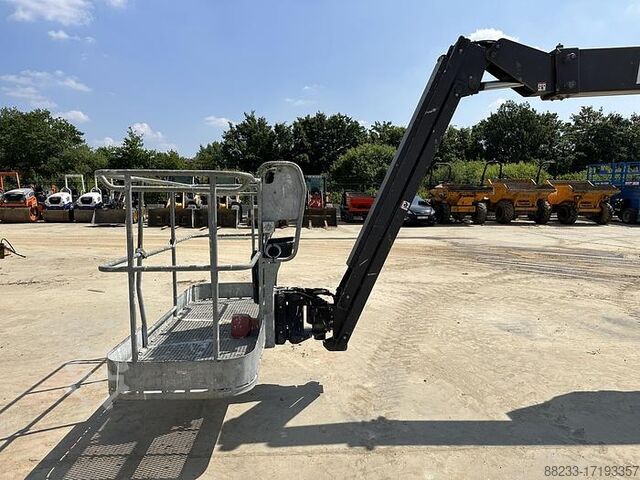 Knikarmhoogwerker Manitou 200ATJ