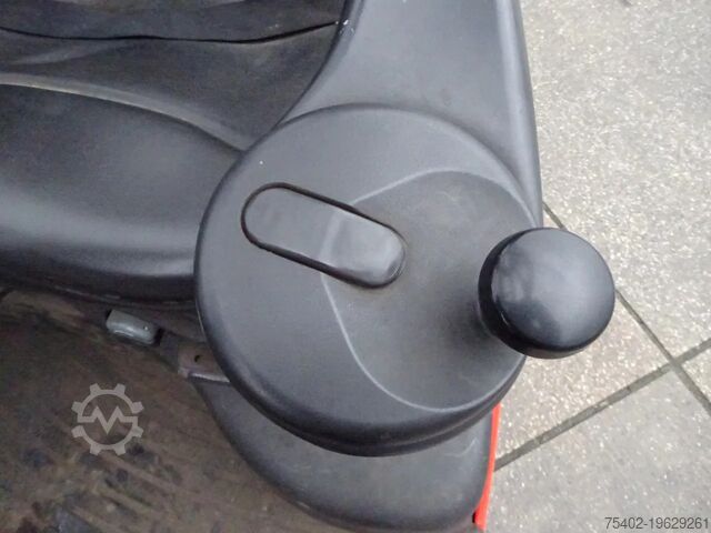 Reach truck Linde R16X / 1600 kg / Reachtruck / Only for parts!