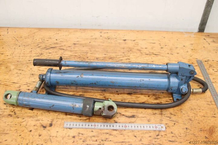 Ruční hydraulické čerpadlo 650 bar s válcem Weber ERGS 40-150 8 t