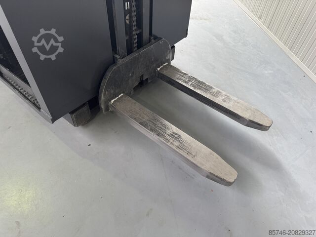 V 10 / * ΔΙΠΛΟ τιμόνι !! LINDE V 10 /  * DOUBLE steering !!