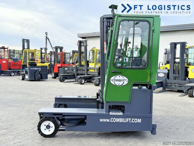 Dört yollu forklift Combilift C3000 DIESEL TRIPLEX 5600 FREE-LIFT