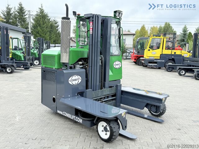Dört yollu forklift Combilift C3000 DIESEL TRIPLEX 4900 POSITIONER