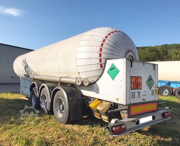 Reboque cisterna ROBINE CO2 Gas Carbon dioxide used tank semi-trailer