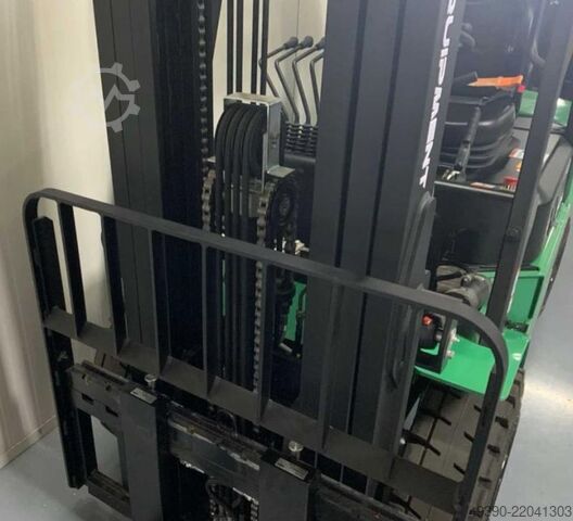Nuevo montacargas eléctrico, mástil triplex de 4800 mm con elevación libre y desplazador lateral, ca EP EFXZ-301-H - Li-Ion