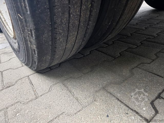 Otevřený návěs s plachtou SCHWARZMÜLLER Jumbo mit Bordwänden und Schwanenhals