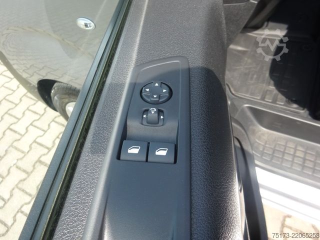 Skåpbil OPEL Vivaro Kasten 177PS Autm. XL Navi Winter