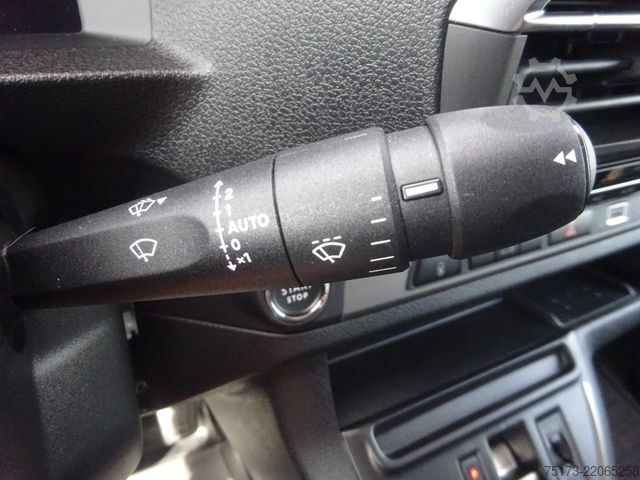 Skåpbil OPEL Vivaro Kasten 177PS Autm. XL Navi Winter