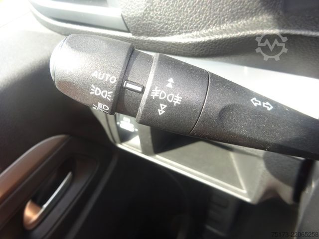 Skåpbil OPEL Vivaro Kasten 177PS Autm. XL Navi Winter
